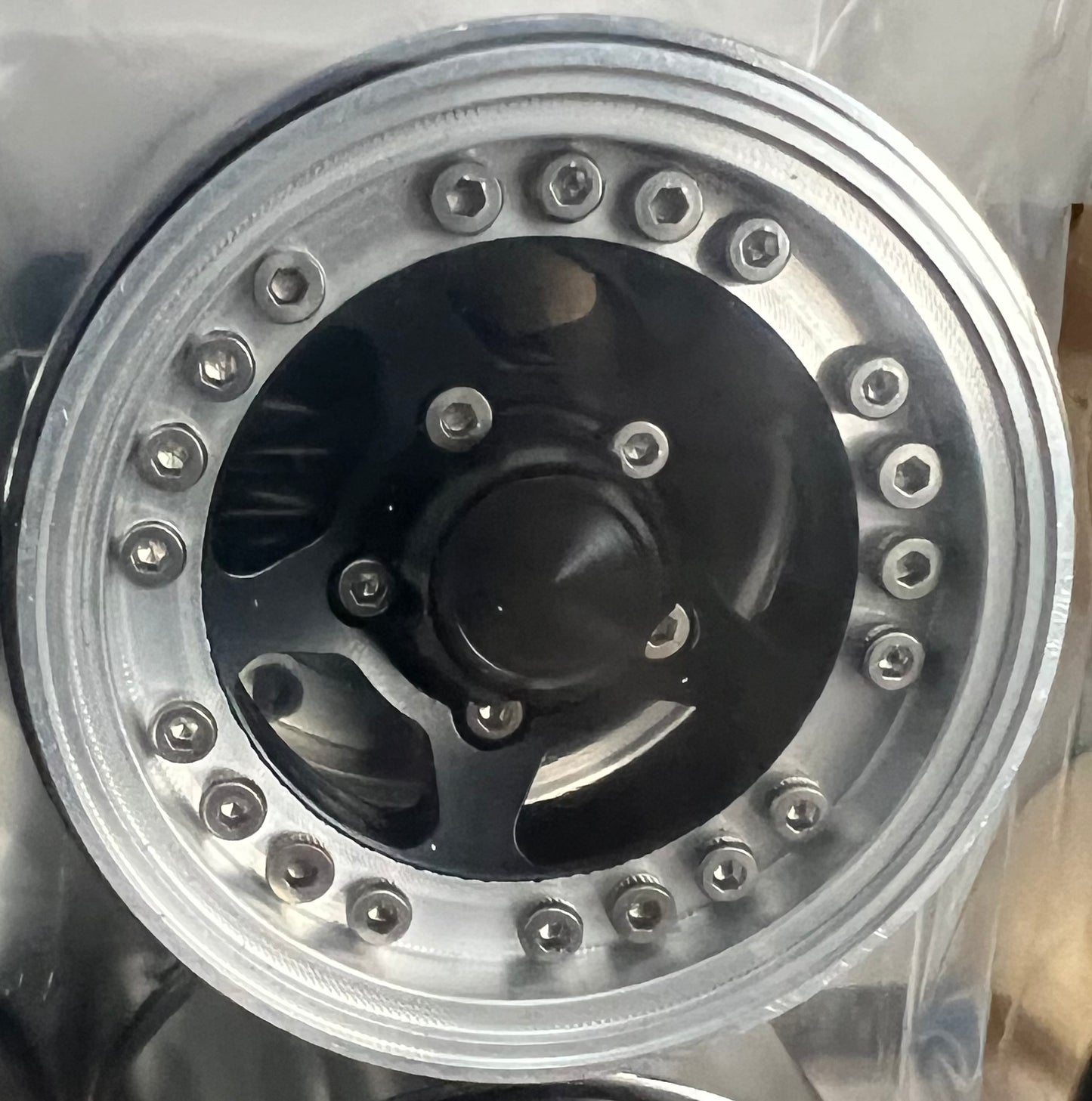 1.9 Beadlock Wheels